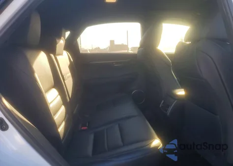 2021 Lexus Nx 300 Base z USA, uszkodzony, nr VIN JTJSARDZ1M5023652